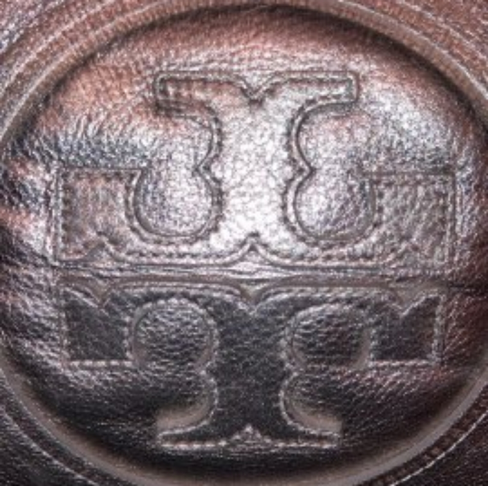 Tory Burch silver purse - Picture 7 of 8